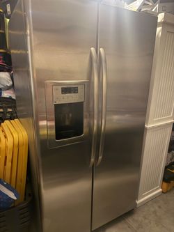 General Electric Refrigerator Freezer Combo