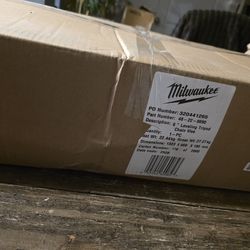 Milwaukee leveling tripod