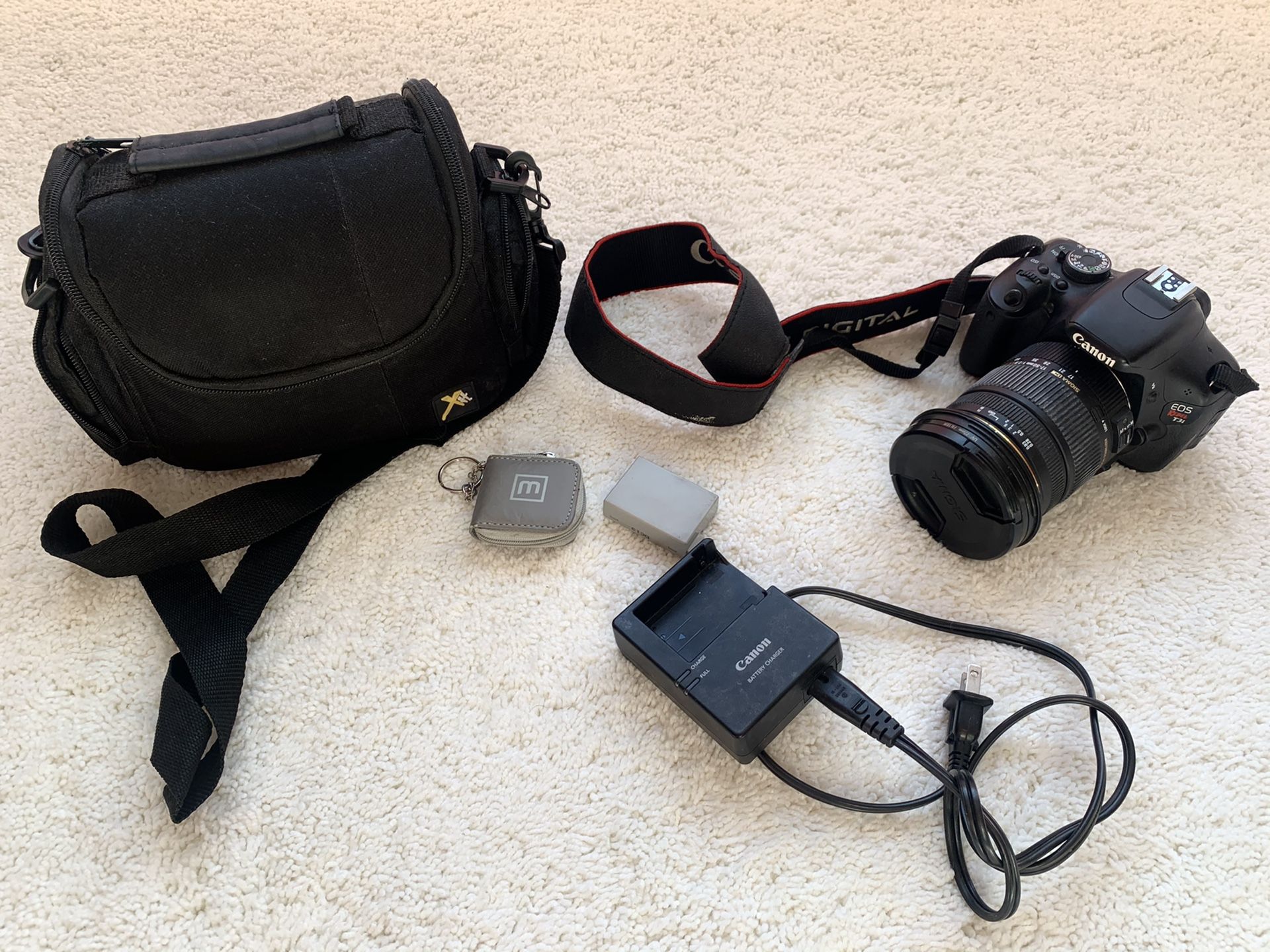 Canon EOS Rebel T3i body and Sigma Lens bundle