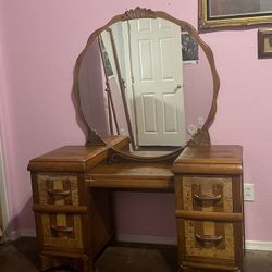 Vintage Vanity Table with Mirror