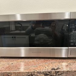 Monogram Microwave-Excellent Condition 