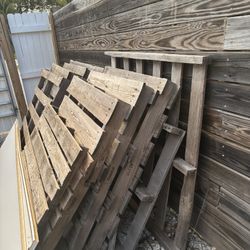 10 Free Wood Pallets