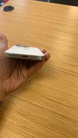 iPhone 16 Pro Unlocked White