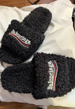 Balenciaga slides - black