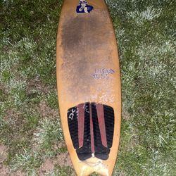 Surfboard 6’3”