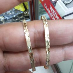 14k Gold Justable bangles 4 grams $ 200  EACH