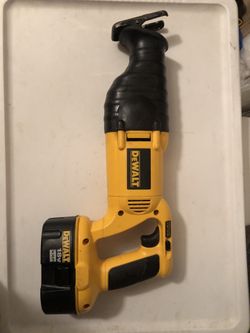 Dewalt Saw 18 Volt Works Great Fully Charged Does Not Include Charger