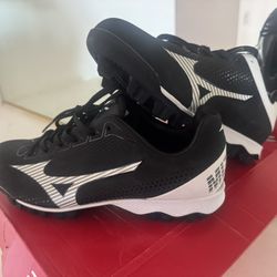 Mizuno Cleats