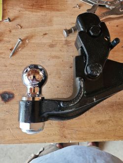 Trailer hitch 2-in ball