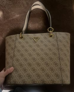 Guess Purse Original (New)