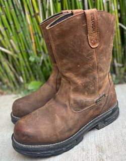 WOLVERINE MEN'S HELLCAT ULTRASPRING WESTERN WORK BOOTS - SOFT TOE..Sz 9.5EW..Oil & slip resistant..Located west roseville..