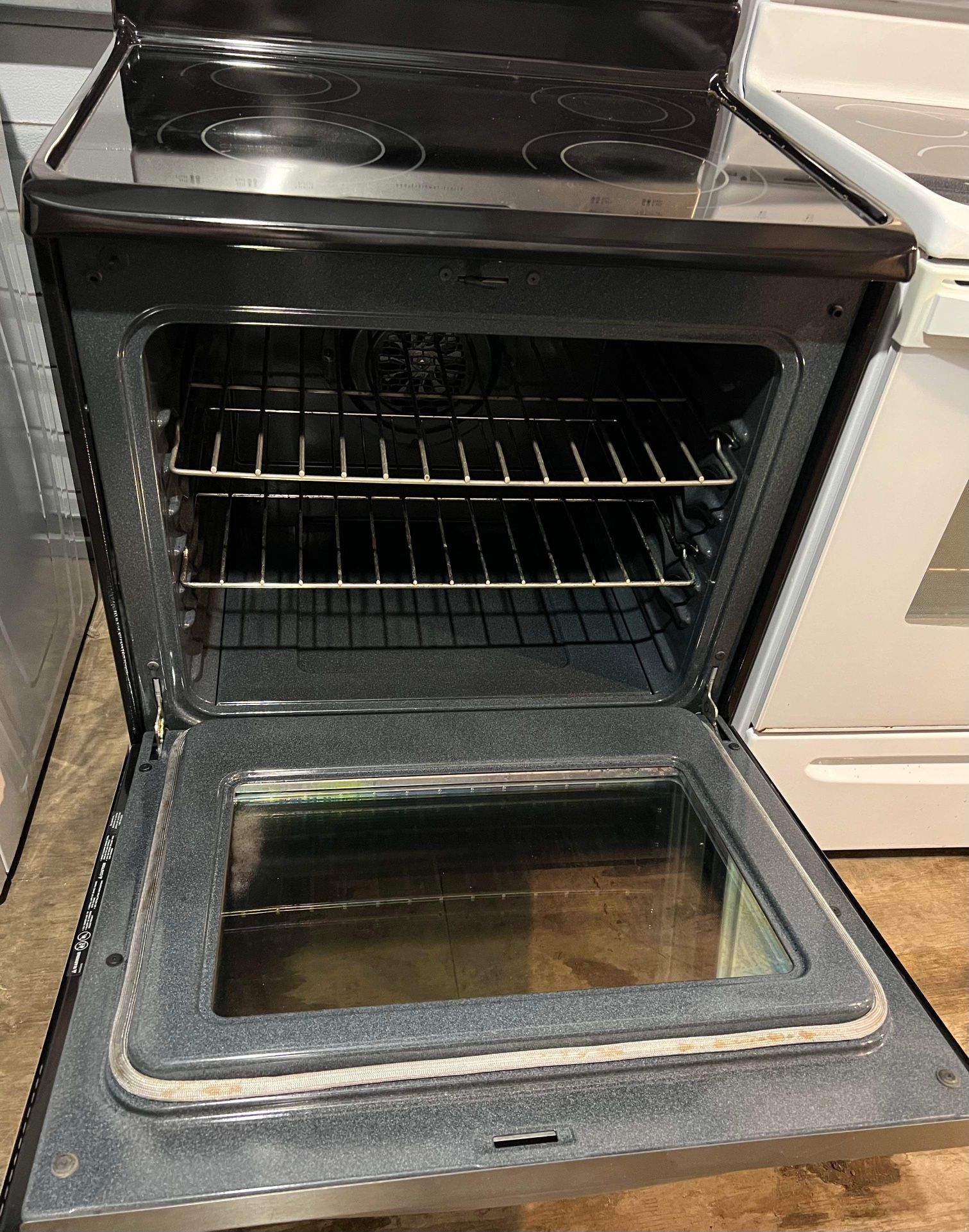 Frigidaire Professional 6-Slice Infrared Convection Toaster Oven, Stainless  Steel for Sale in Queens, NY - OfferUp