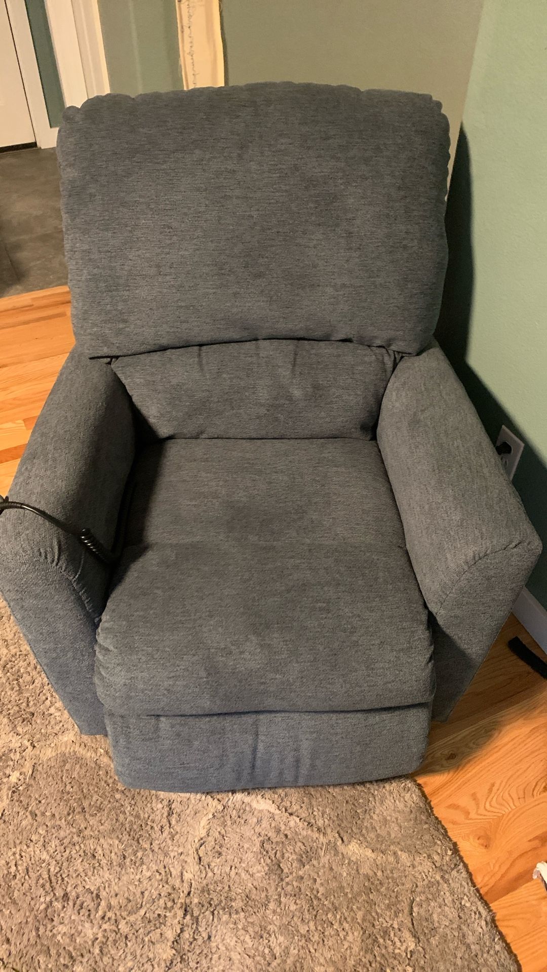 La-Z-Boy Power lift Recliner