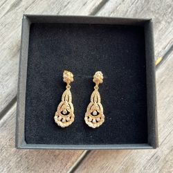 New Never Used Vintage 14k diamond earings. 