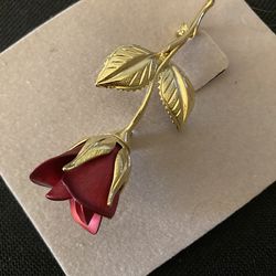 ❤️VTG~$20~COVANI RED ENAMEL AND GOLD ROSE BROOCH