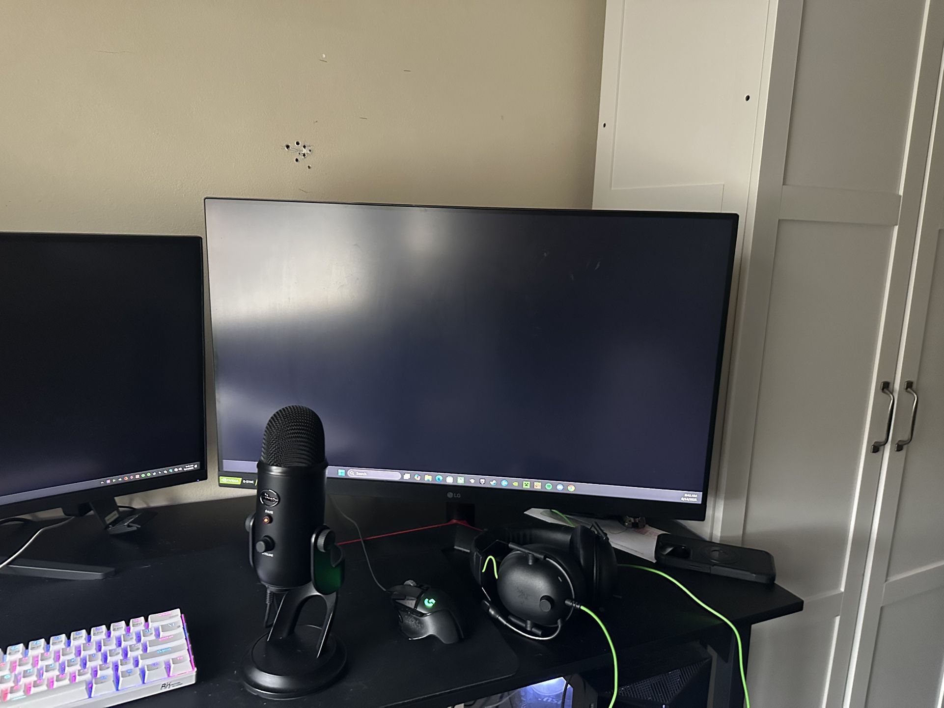 LG 32GN50T-B 32” Gaming Monitor – 165Hz, 1ms, FreeSync Premium