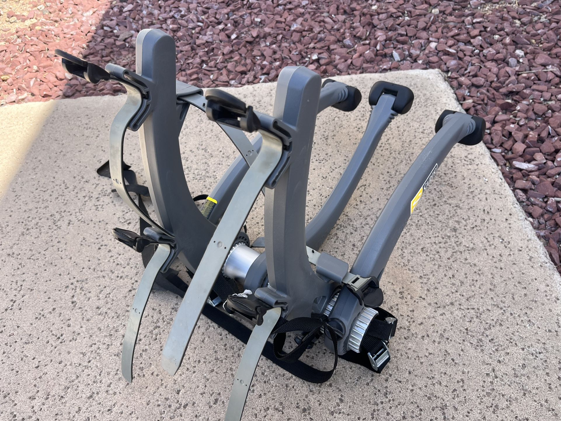 SARIS. BONES EX 2-BIKE TRUNK RACK