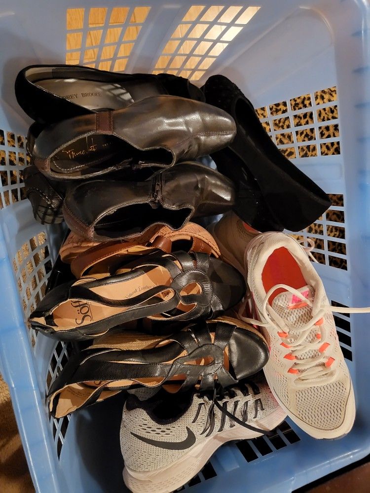 Bag Full Of Women's Shoes Size 7-7/12