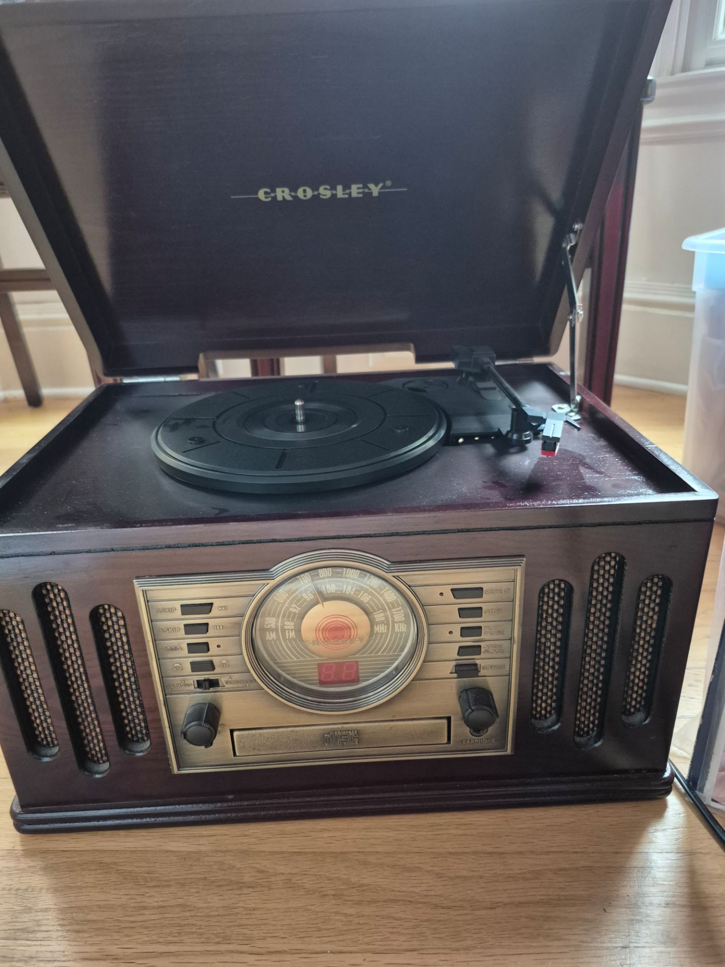 Vintage Turntable plus 5 LP Albums for Sale in Sandy Hook, CT - OfferUp