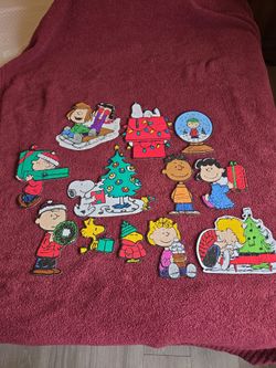 Peanuts Charlie Brown Christmas puzzles.