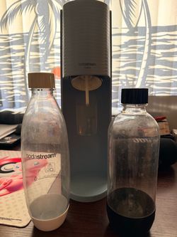 Soda stream with 2 bottles!