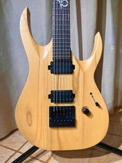 Solar AB2.6ET N - Natural Matte - Electric Guitar - Evertune Bridge - Hardshell case