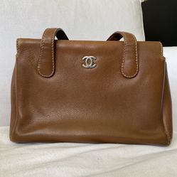 Vintage CHANEL Shoulder Bag | Authentic | Leather CC Purse - *Great Condition* 