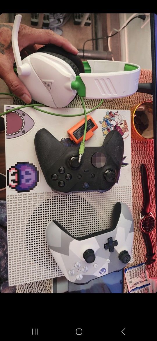 Xbox 1 S With 1 "Elite Series 2" Controller + More