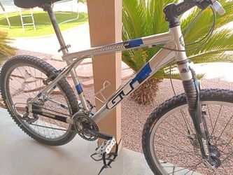 GT Avalanche 2.0 Mountain Bike