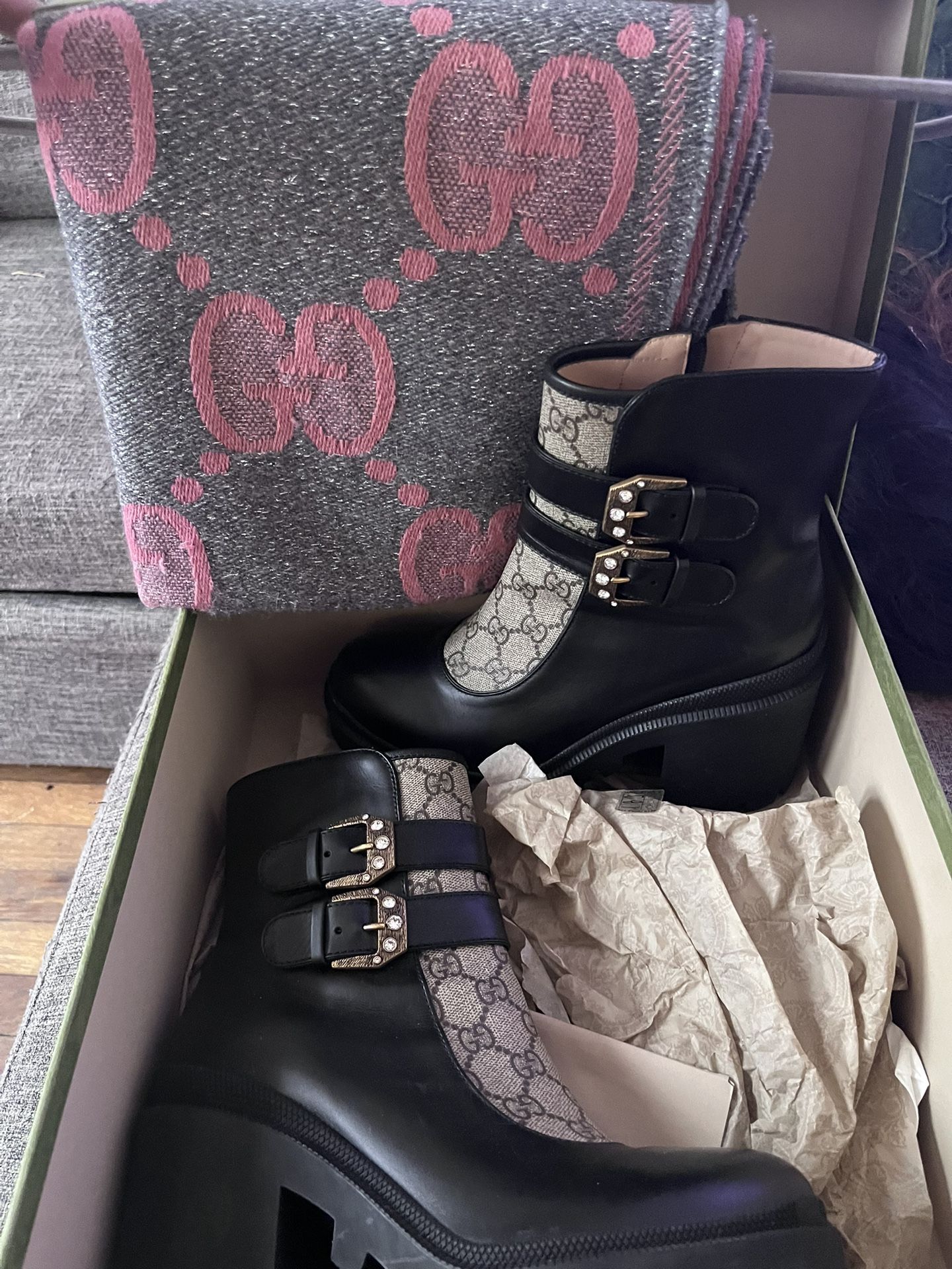 Gucci Boots And Reversible Scarf