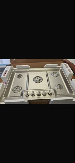 New (Open Box) Bosch 5-burner Gas Cooktop (800 Series)