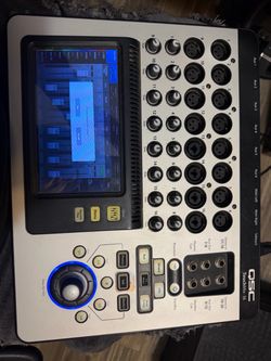 QSC TouchMix-16