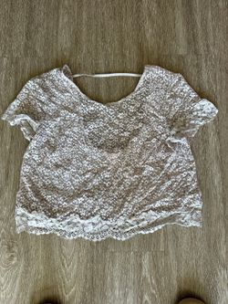 Victoria's Secret Women's blush lace crop top