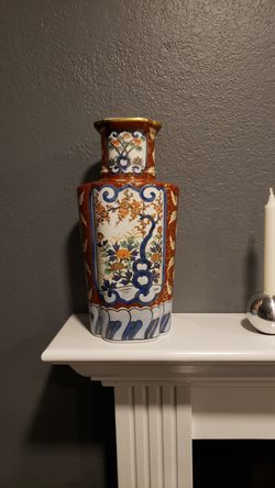 TOYO VASE