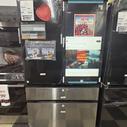 Samsung Family Hub Refrigerator 