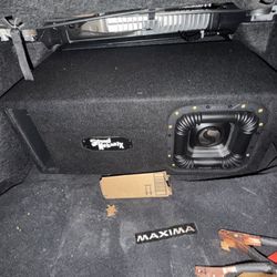 Kicker L7X 10” 1Ohm W/ Custom Box
