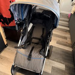 Stroller, lays flat $30