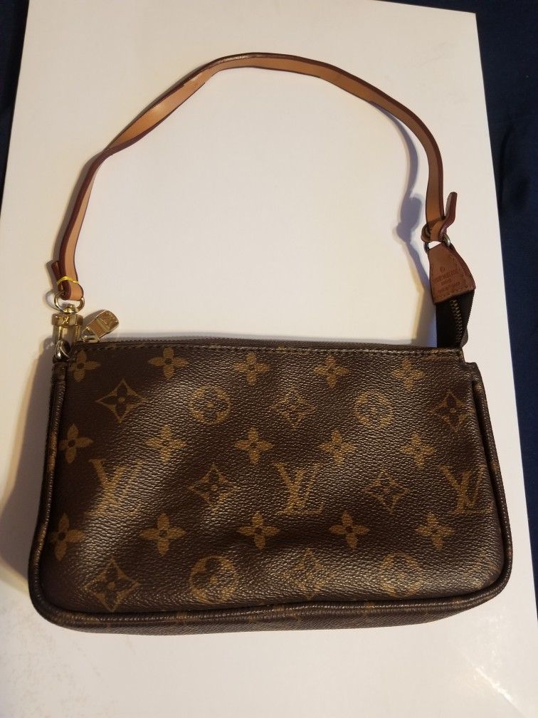 Louis Vuitton Monogram Convas Pochett Used Very good condition,All Products : American Fashion Style Bags On Sale