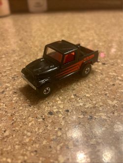 Vintage Hot Wheels 1982 Jeep Scrambler Black Red Die-Cast 1:64 Collectible India