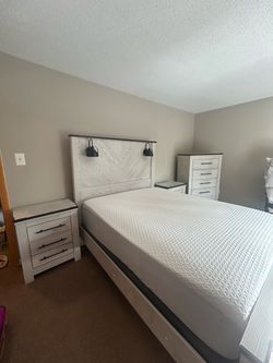 Queen Bedroom Set