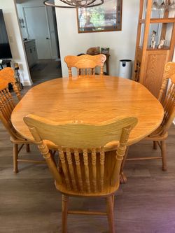 6 pc Amish Dining Set incl Matching Wine Cabinet