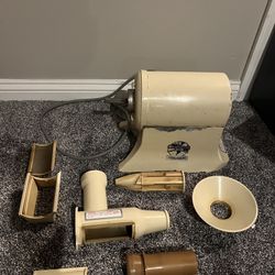The Champion Juicer Model G5-NG-853S Complete!