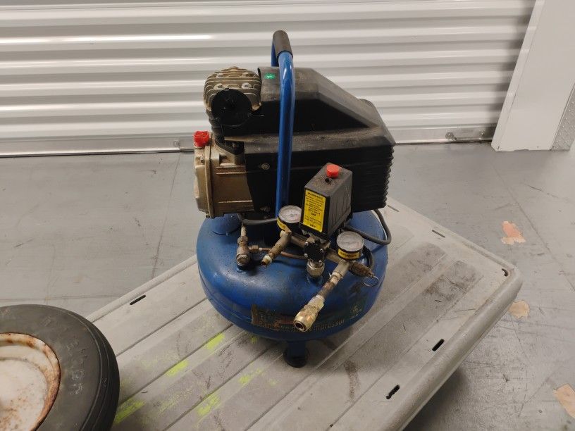 3 Horsepower Pancake Compressor Runs Strong 