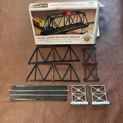 Bachmann HO Scale Over/under Blinking Bridge 