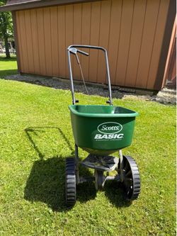 Scotts fertilizer cart