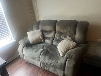 Recliner love seat