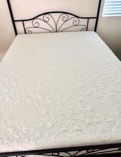 Queen Size Memory Foam Mattress