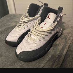 dark grey 12s  6.5 Y