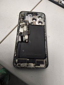 Iphone 15 Pro Max Cracked Screen Battery Charger Port