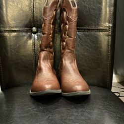 Boots Size 2Y
